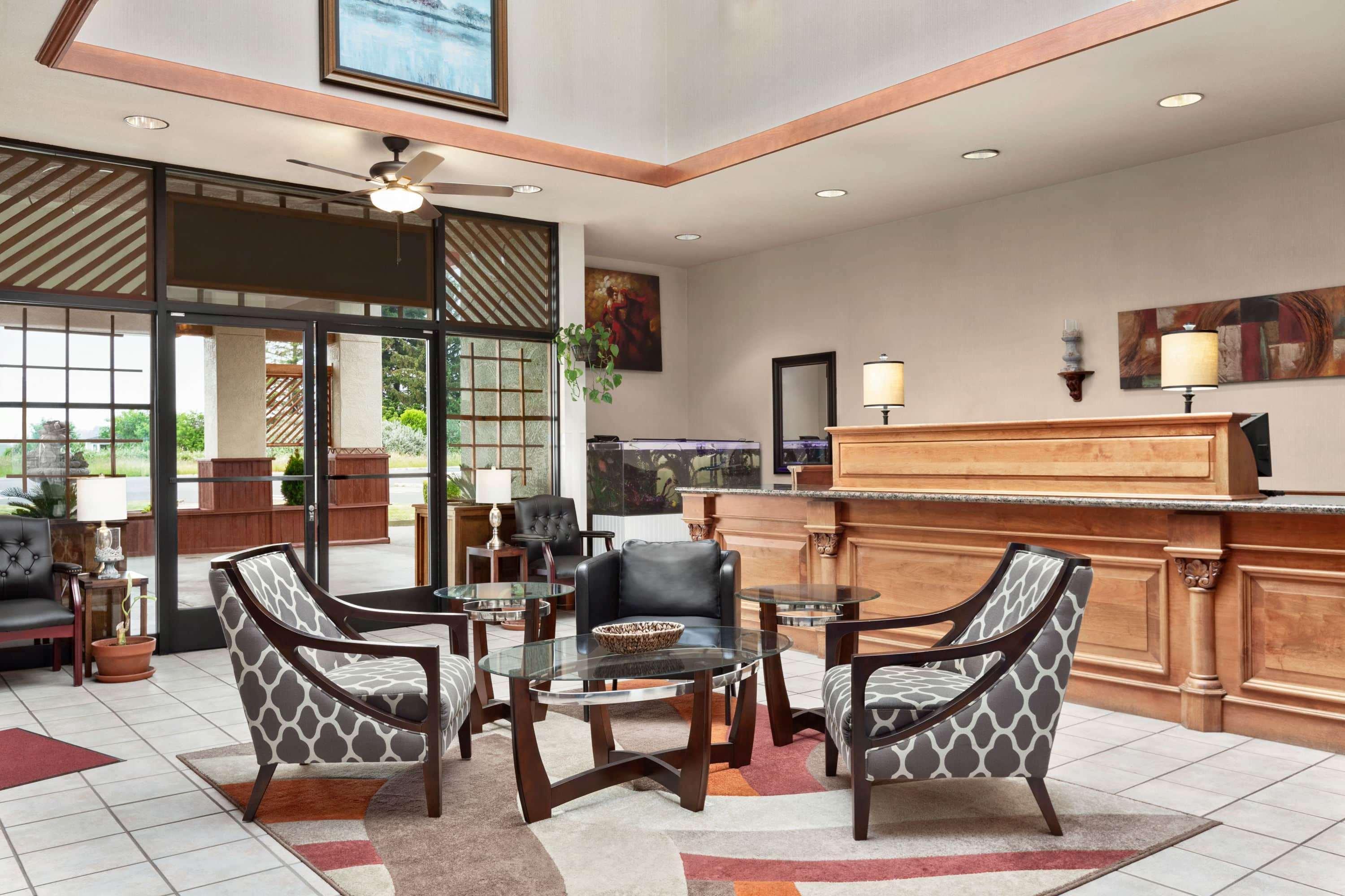 Ramada by Wyndham Arcata Hotel Bagian luar foto