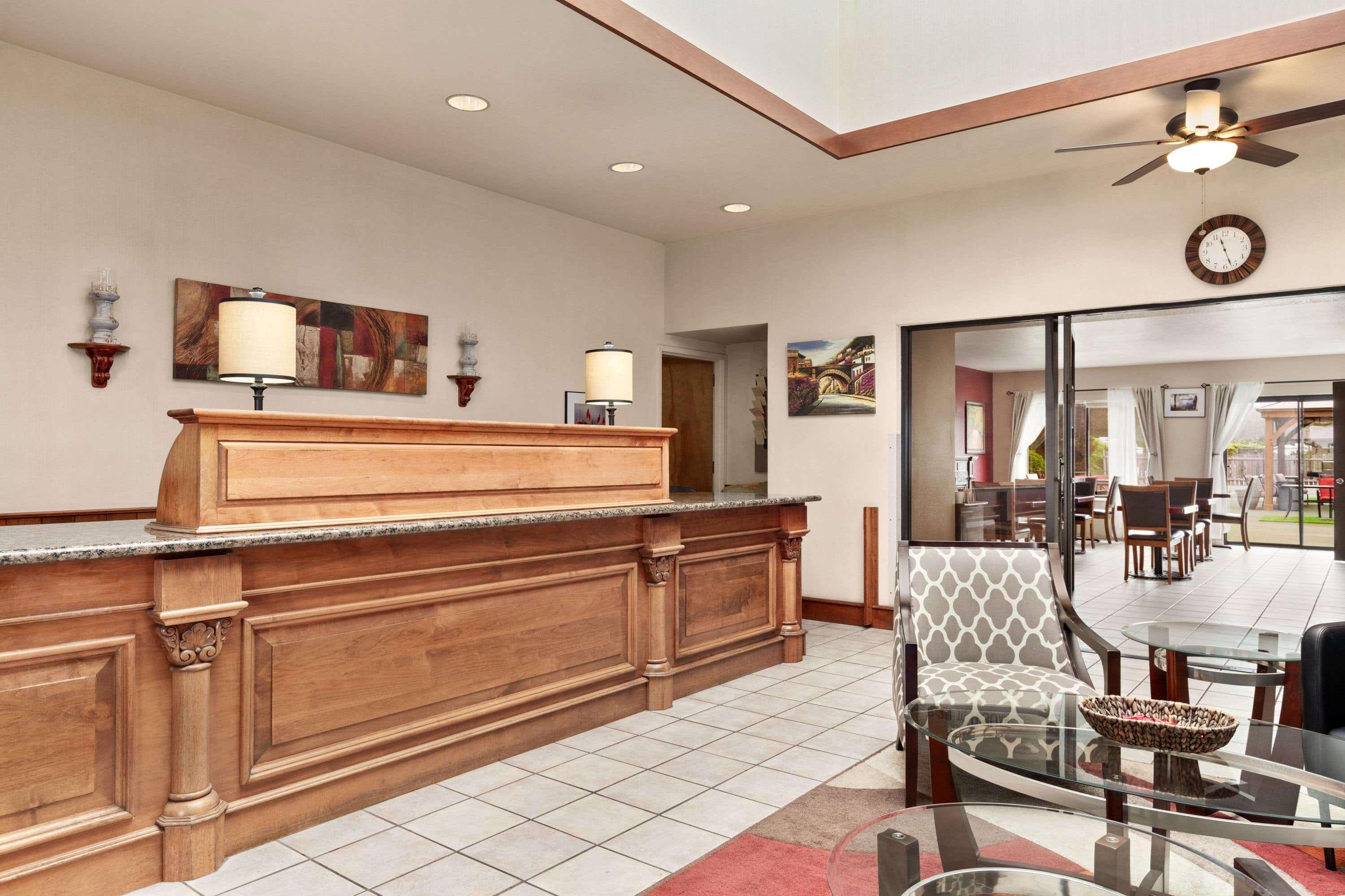Ramada by Wyndham Arcata Hotel Bagian luar foto