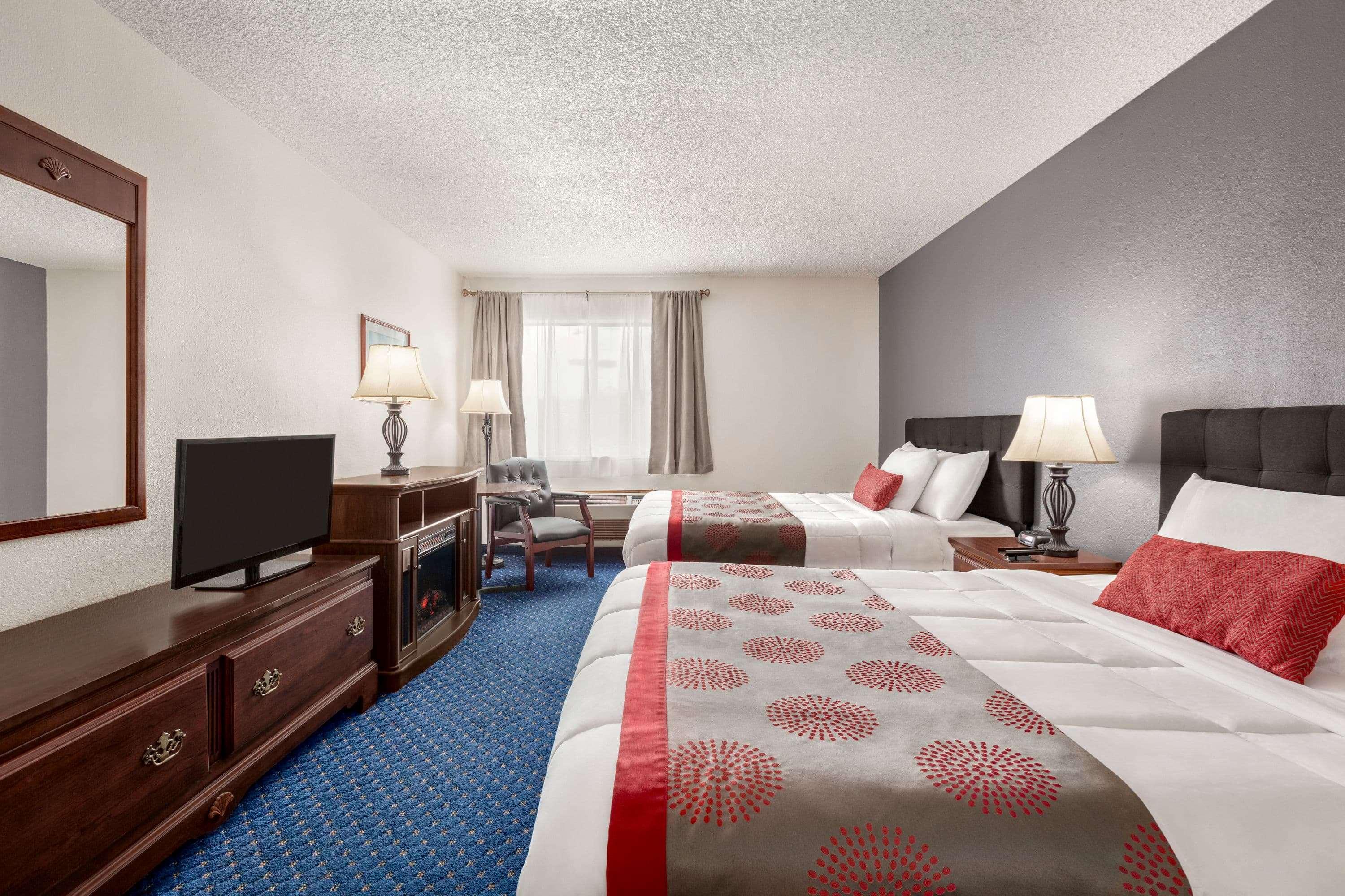 Ramada by Wyndham Arcata Hotel Bagian luar foto