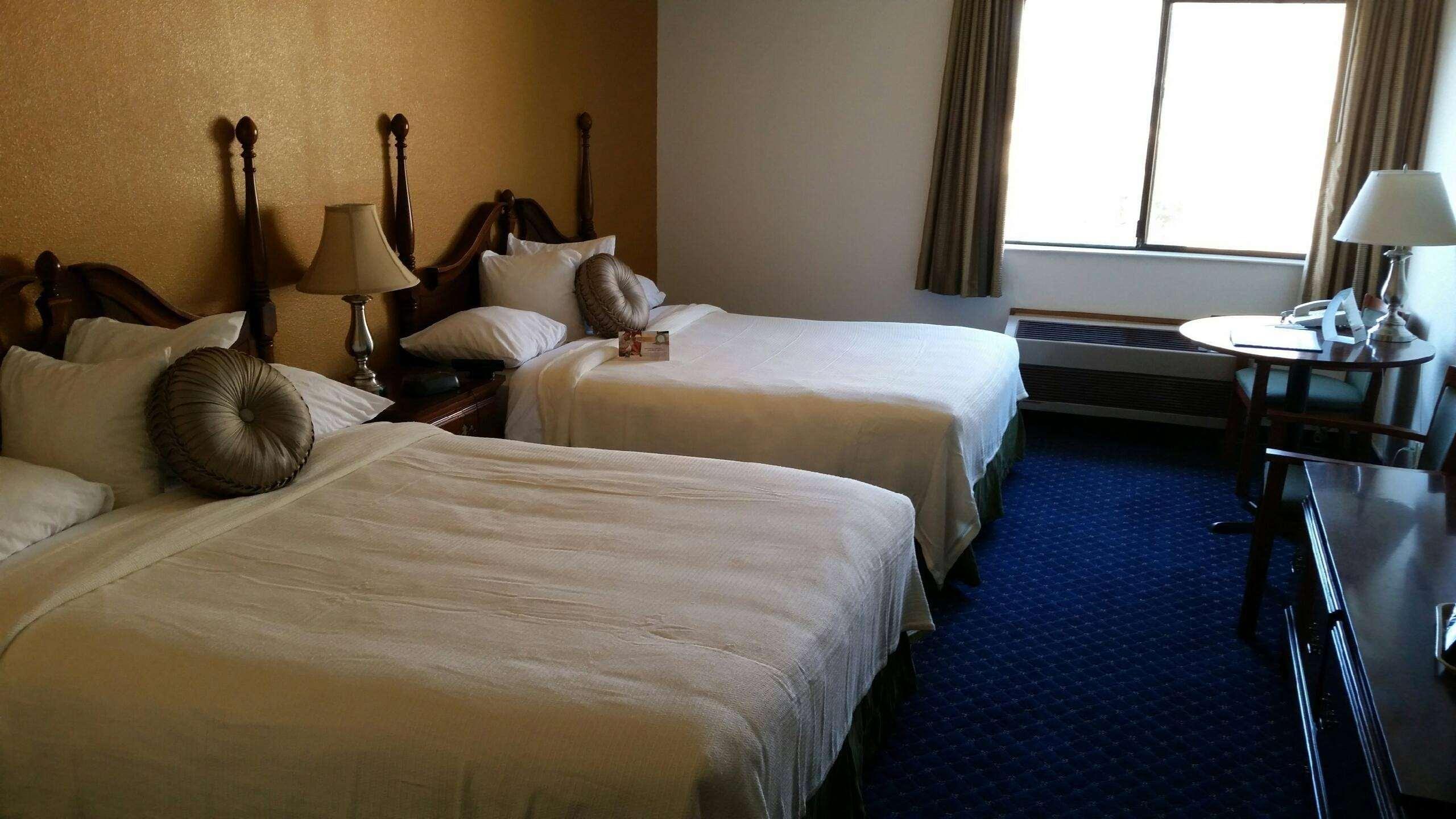 Ramada by Wyndham Arcata Hotel Bagian luar foto