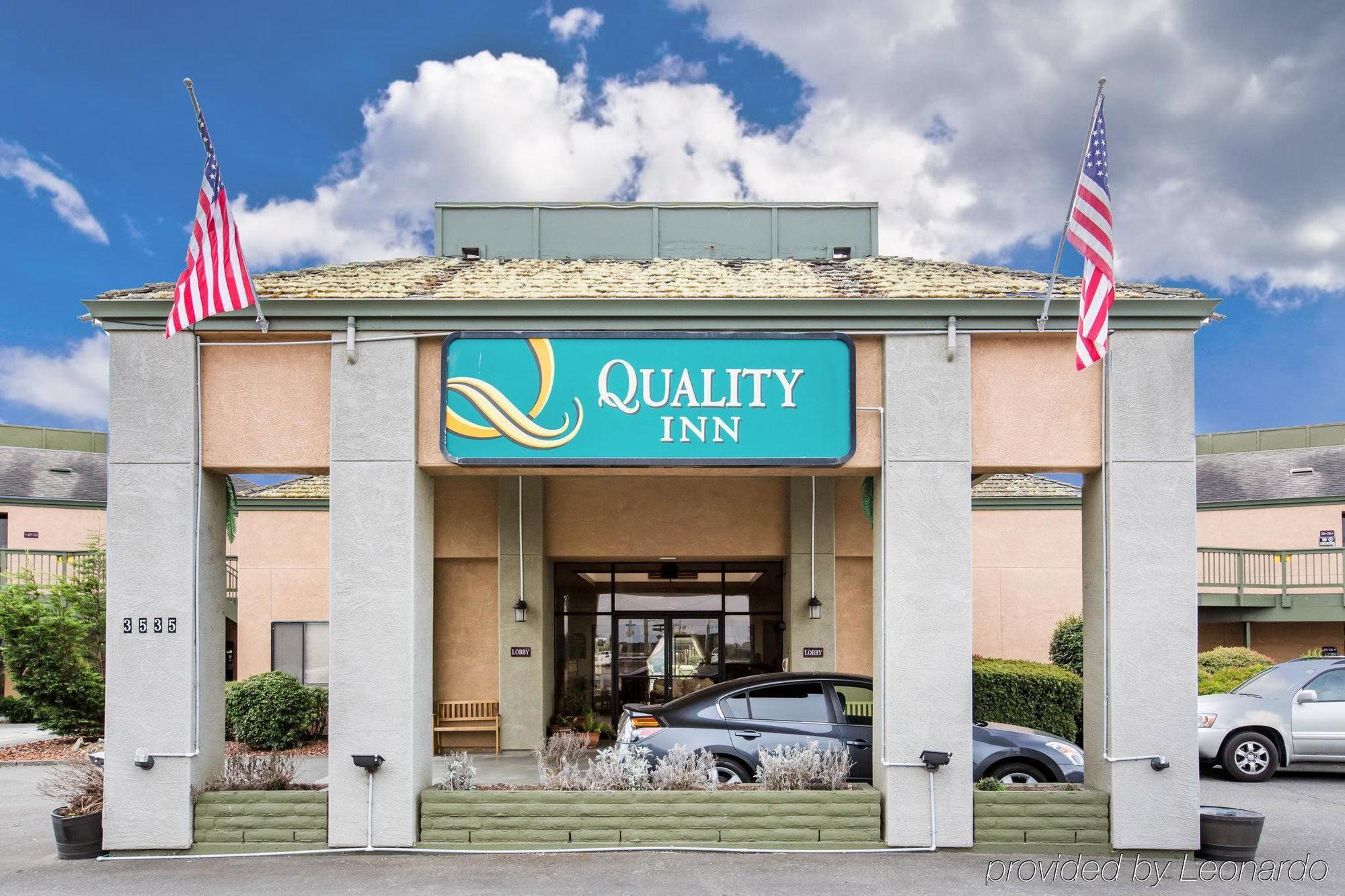 Ramada by Wyndham Arcata Hotel Bagian luar foto