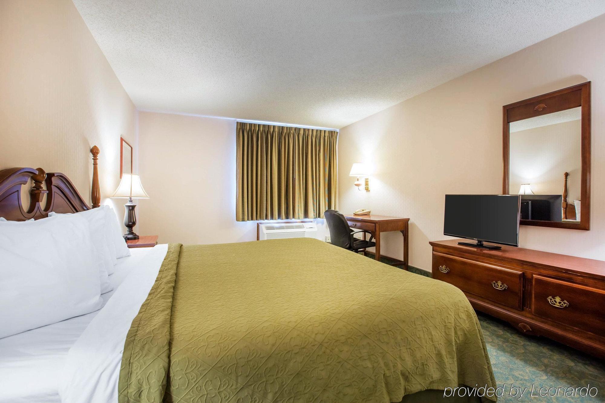 Ramada by Wyndham Arcata Hotel Bagian luar foto