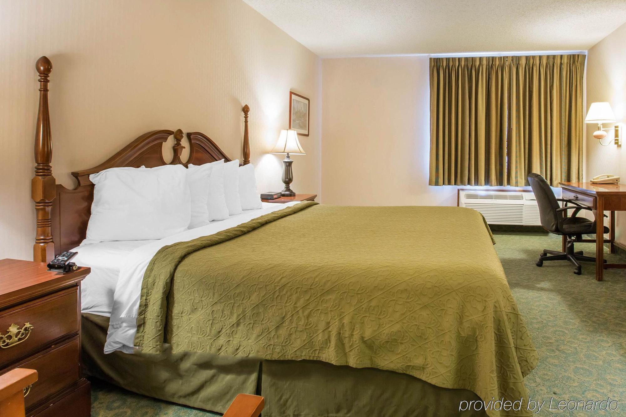 Ramada by Wyndham Arcata Hotel Bagian luar foto