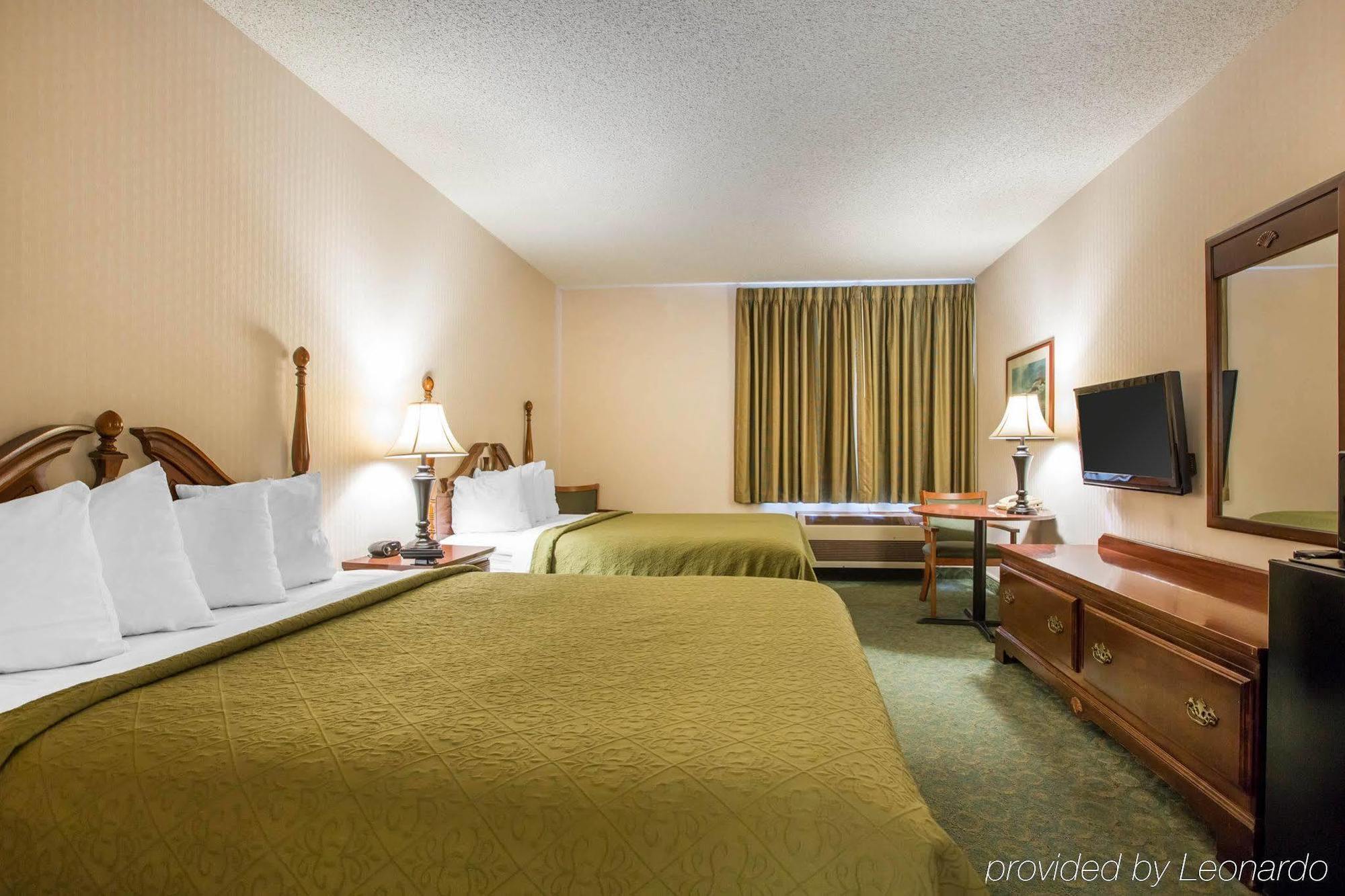 Ramada by Wyndham Arcata Hotel Bagian luar foto