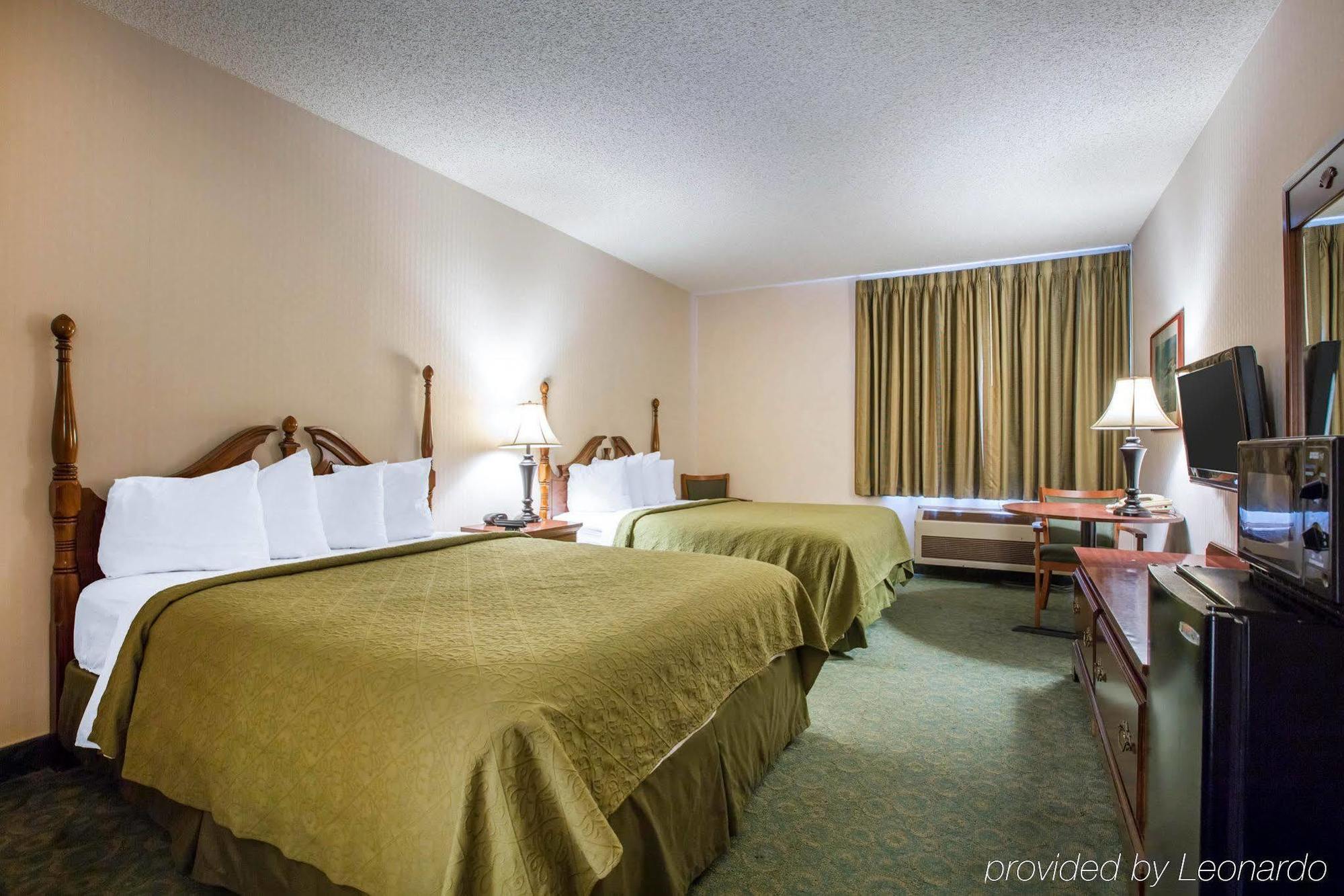 Ramada by Wyndham Arcata Hotel Bagian luar foto