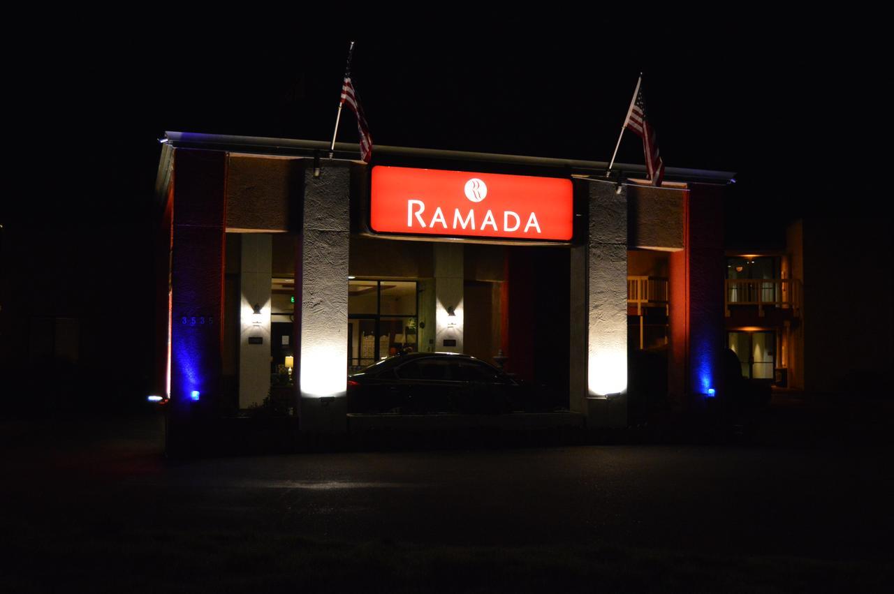 Ramada by Wyndham Arcata Hotel Bagian luar foto