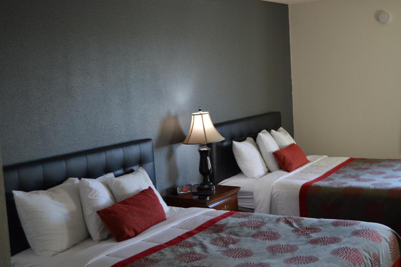 Ramada by Wyndham Arcata Hotel Bagian luar foto