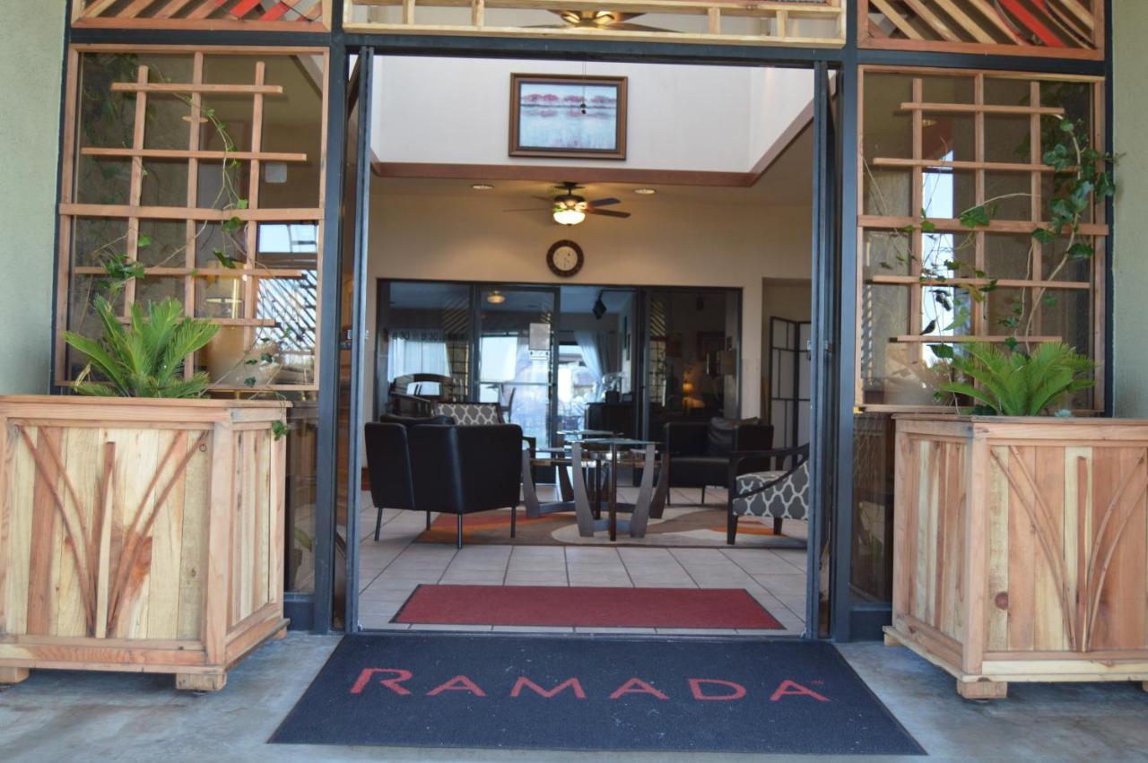 Ramada by Wyndham Arcata Hotel Bagian luar foto